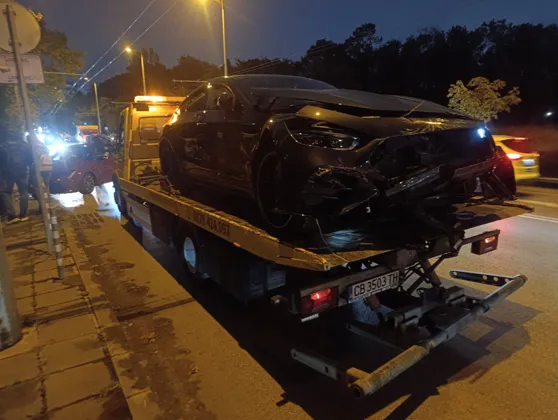 Пътна помощ за тежко катастрофирал автомобил