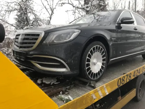 Доставка на Mercedes-Maybach S560