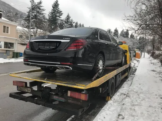 Доставка на Mercedes-Maybach S560