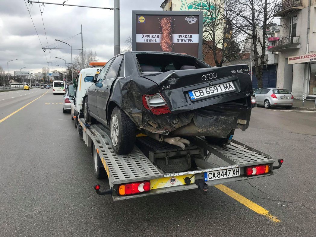 Audi A4 V6 quattro след катастрофа